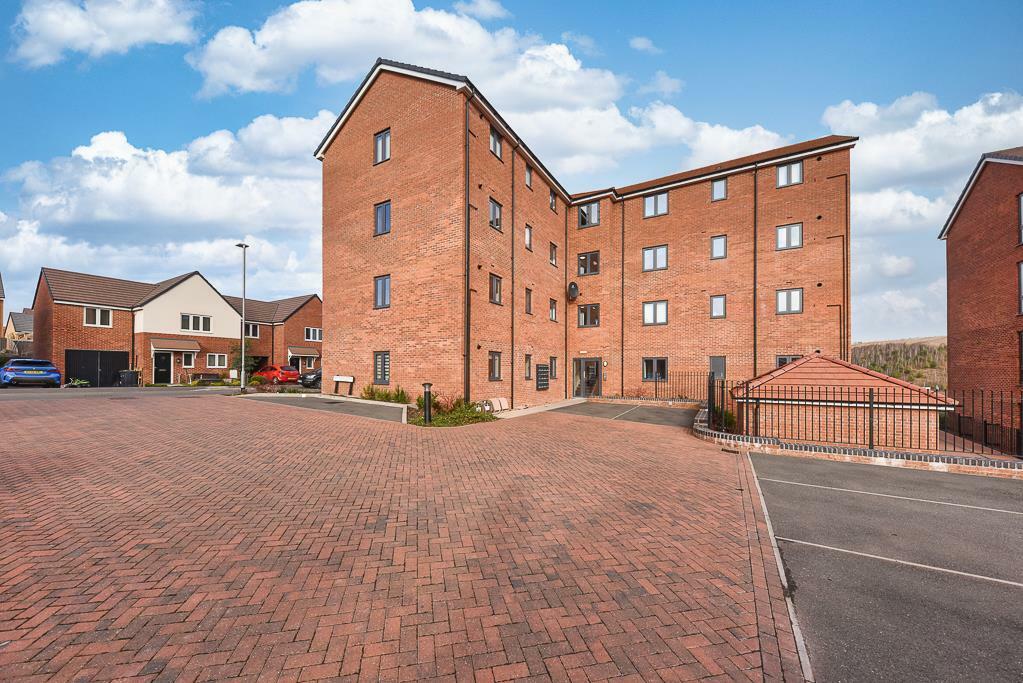 2 bedroom flat for sale in Hopwood Road, Gedling, NG4