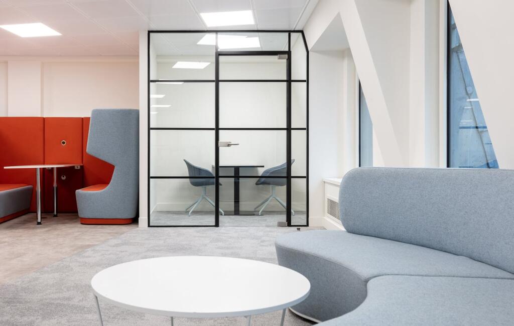 1GY  seating area.jpg