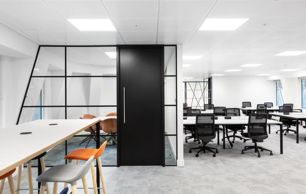 1GY  meeting room breakout area.jpg