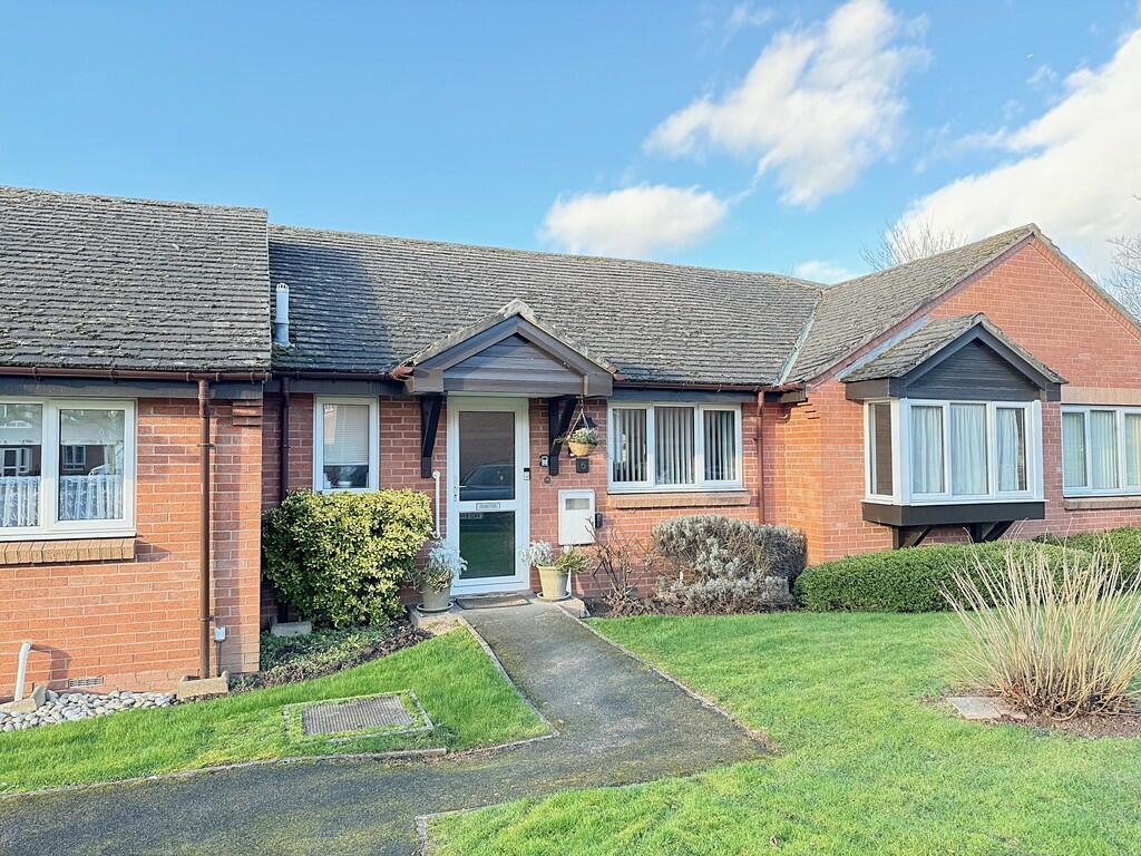 1 bedroom terraced bungalow for sale in Ashdene Gardens, Kenilworth, CV8
