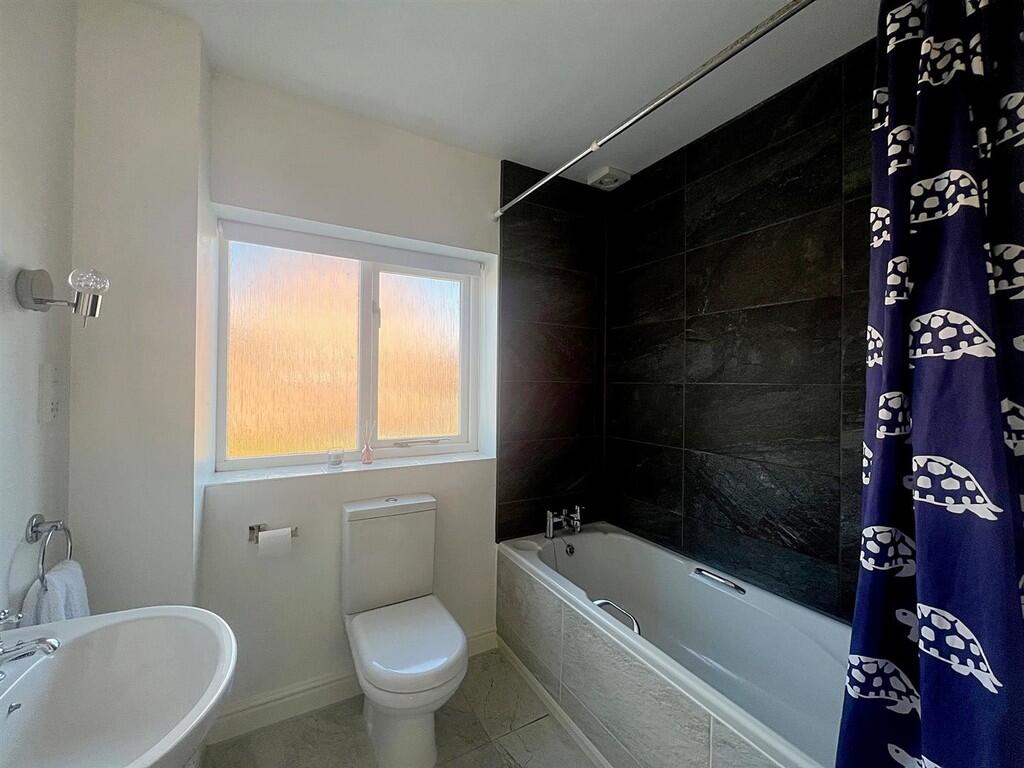 Additional property image - Highfield, Hatton Park, Warwick