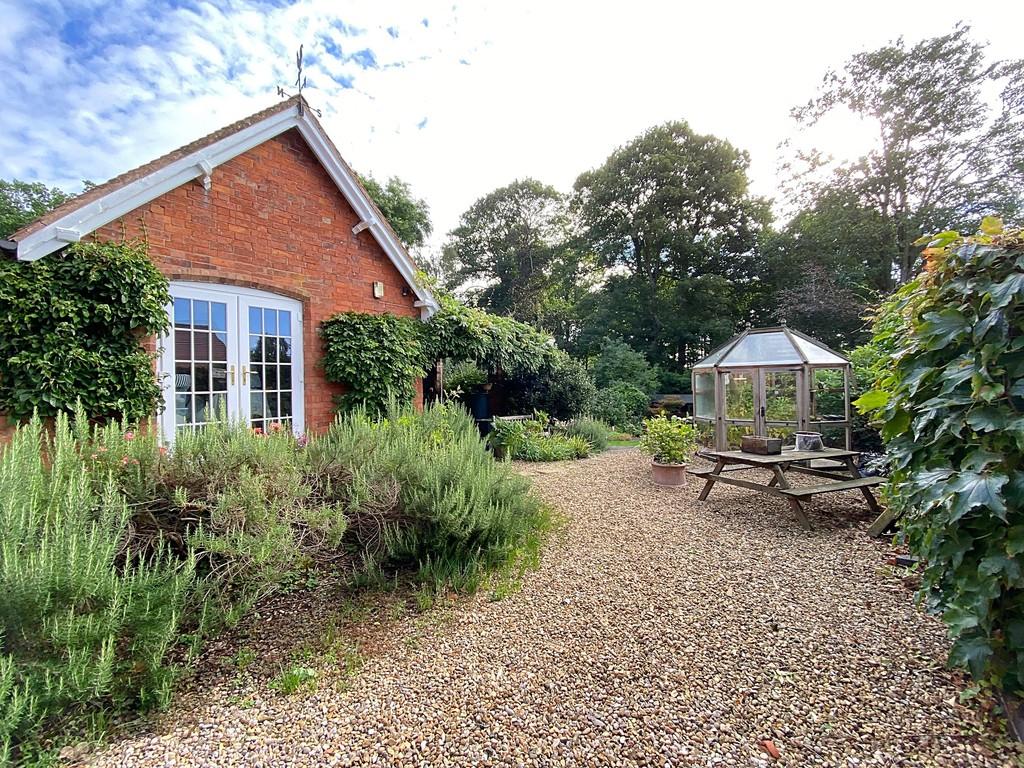 3 bedroom semidetached house for sale in Wootton Grange Cottages, Leek