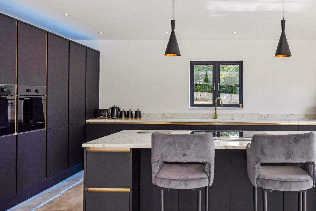 3 bedroom detached house for sale in The Orchard, Scant Road East