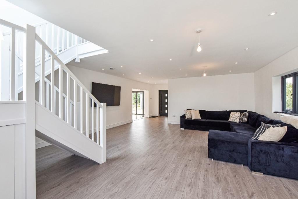 3 bedroom detached house for sale in The Orchard, Scant Road East