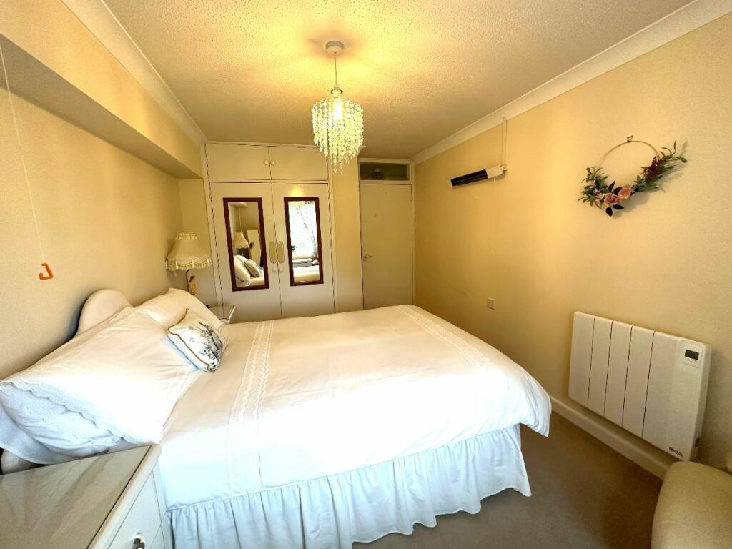 1 bedroom apartment for sale in Flat , Swallow Court, East Meon Road
