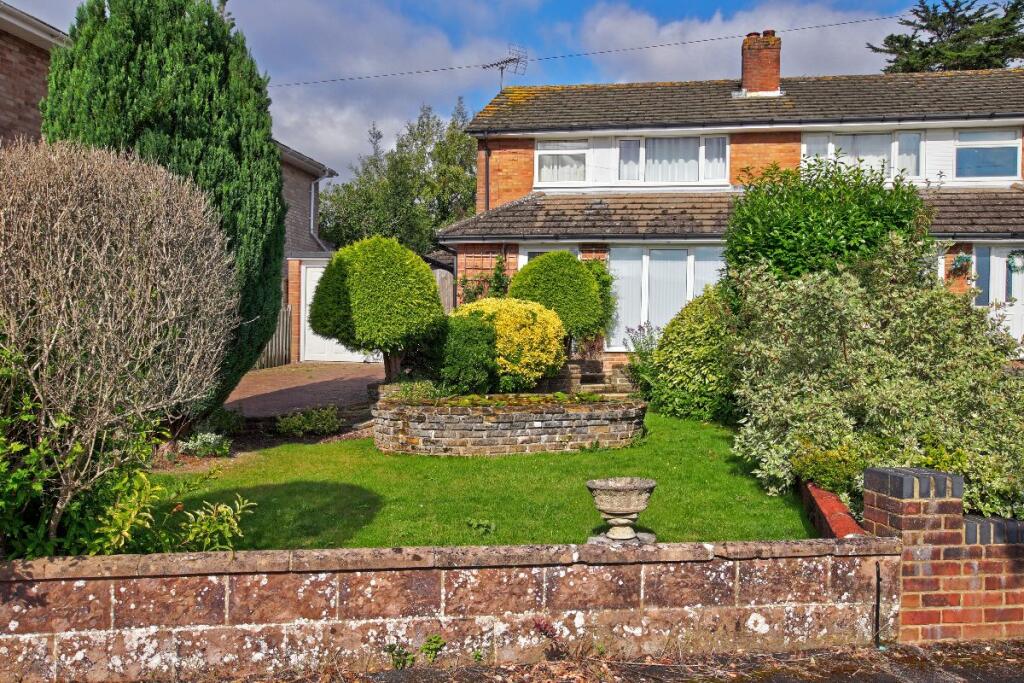 3 bedroom semidetached house for sale in Maple Crescent, Clanfield