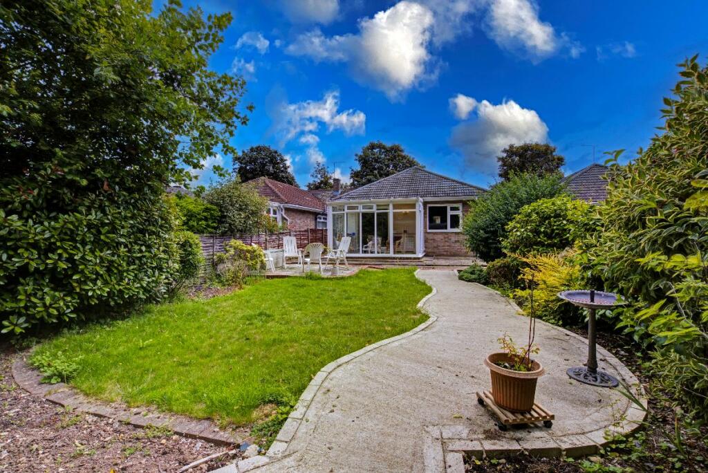 3 bedroom semidetached bungalow for sale in Milton Road, Cowplain