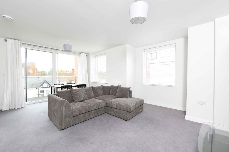 2 bedroom flat for rent in Camberley, GU15