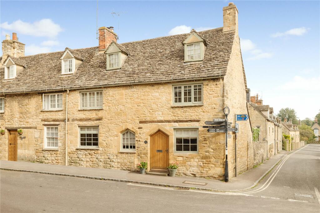 3 bedroom end of terrace house for sale in Witney Street, Burford