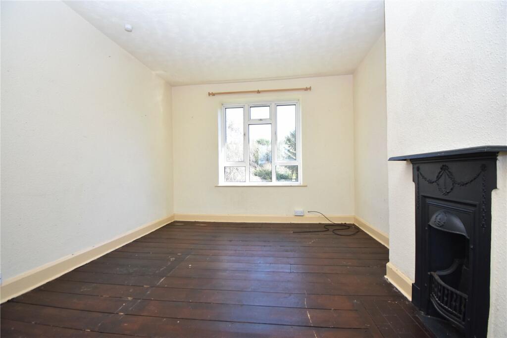 3 bedroom semidetached house for sale in Crawlings Piece, Ogbourne St