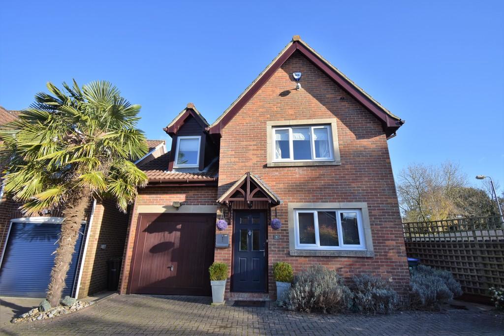 4 bedroom detached house for sale in Martingale Road, Burbage