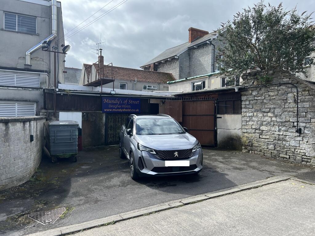 Additional property image - 116 High Street, Street, BA16 0EW