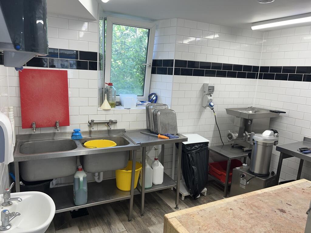 Additional property image - 8 Baker Street, Frome, BA11 3BL