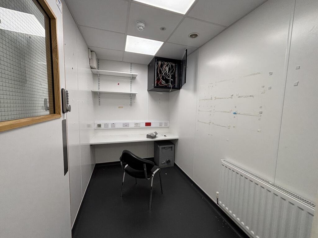 Additional image 5 of 17-18 Market Place, Glastonbury, Somerset, BA6 9HL