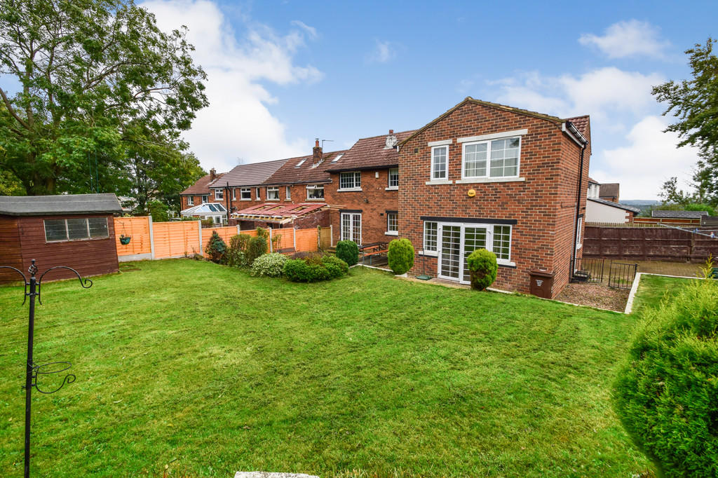 5 bedroom end of terrace house for sale in Bentley Close, Baildon, BD17