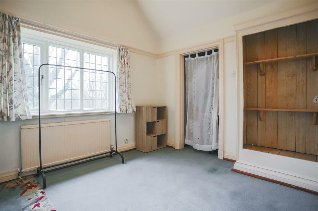 4 bedroom house for sale in Manchester Road, Heywood, OL10