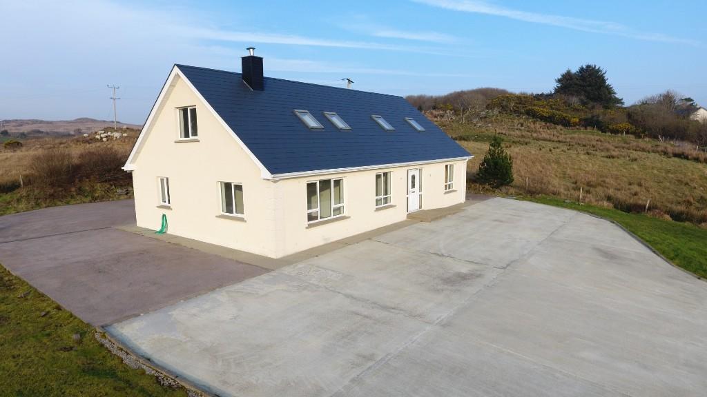 4 bedroom detached house for sale in Killybegs, Donegal, Ireland