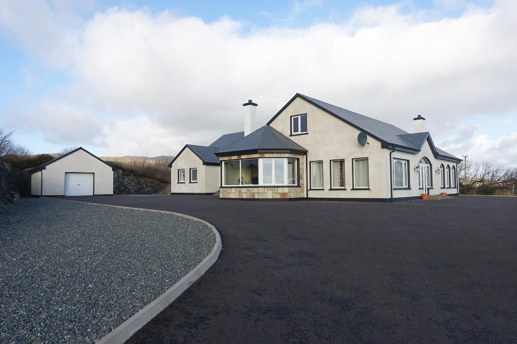 4 bedroom detached house for sale in Killybegs, Donegal, Ireland
