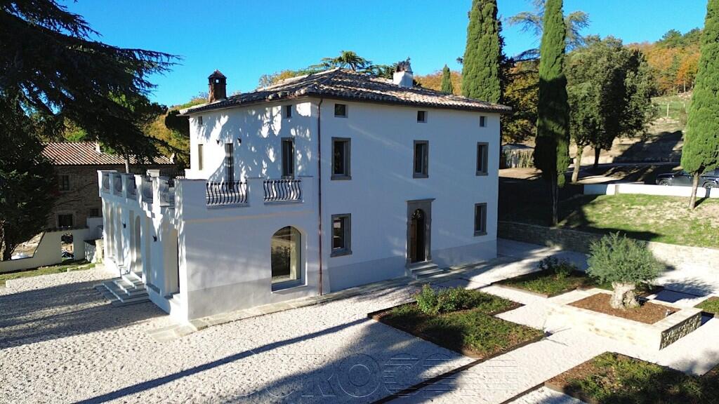 Main image of property: Tuoro sul Trasimeno, Perugia, Umbria