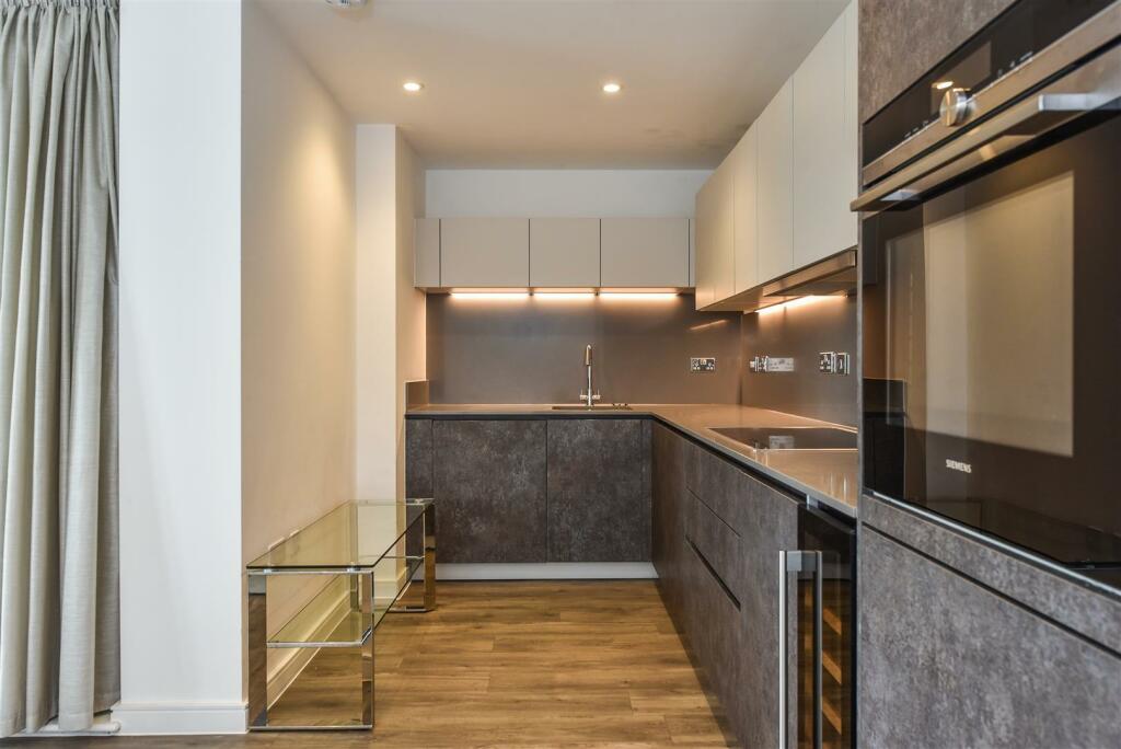 Additional property image - Royal View, Victoria Bridge Road, Bath