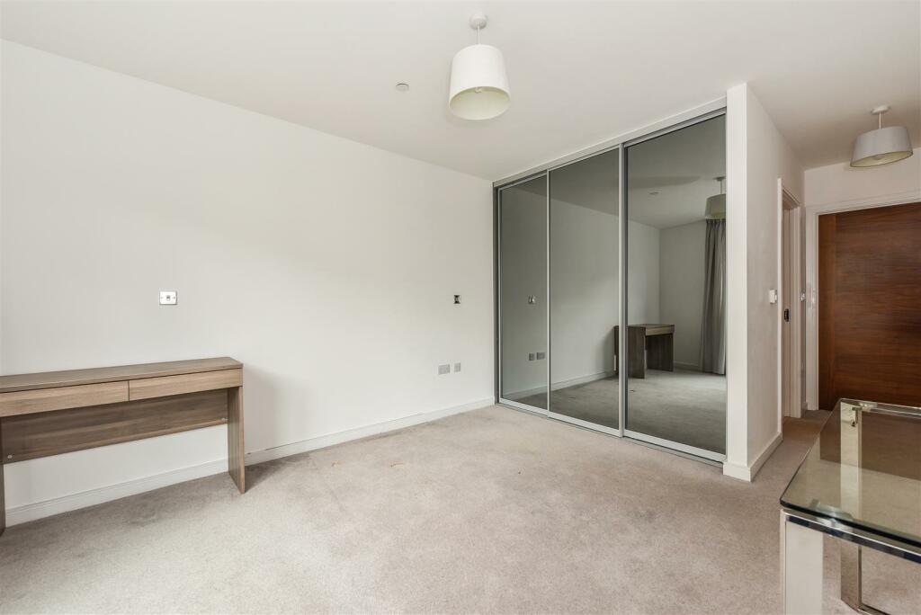 Additional property image - Royal View, Victoria Bridge Road, Bath