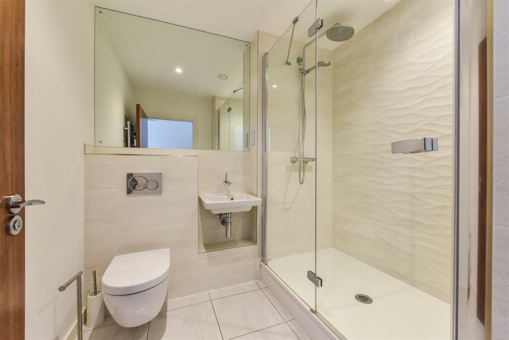 Additional property image - Royal View, Victoria Bridge Road, Bath