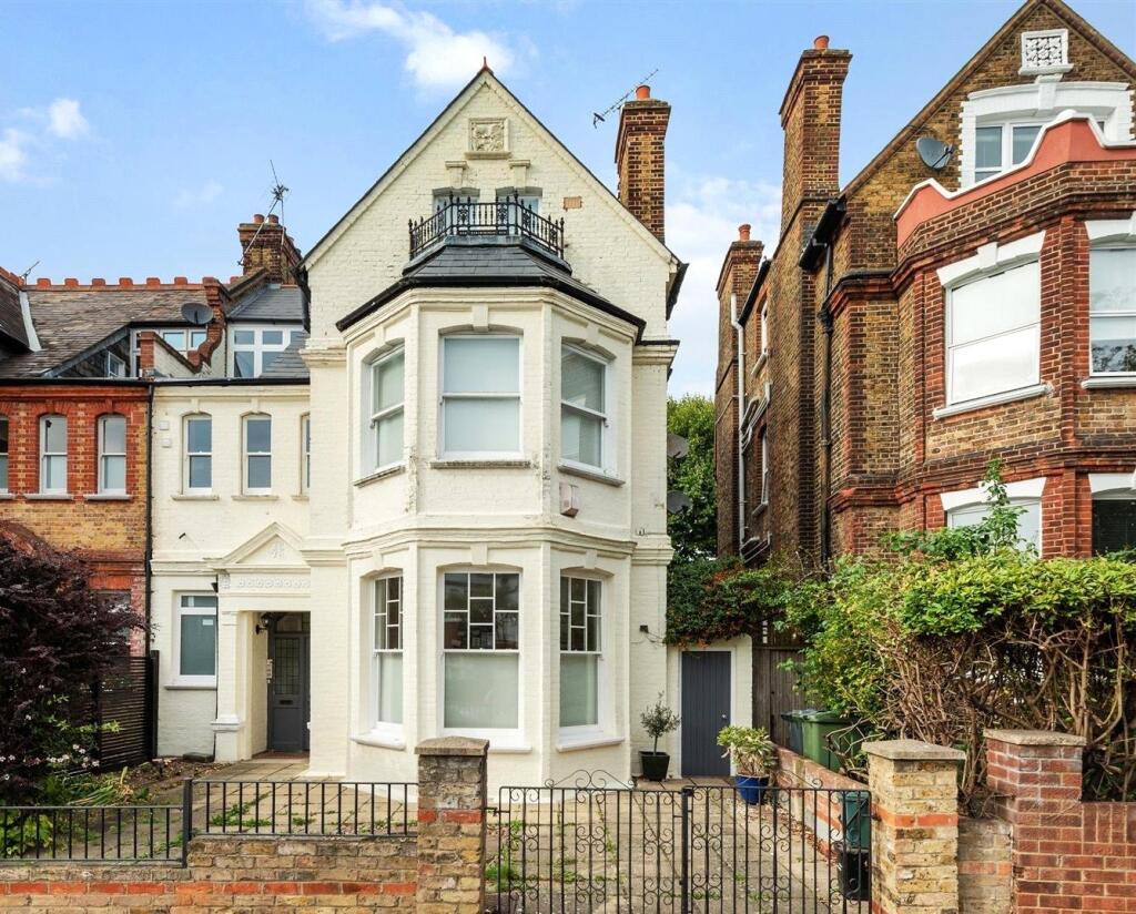 Main image of property: Telford Avenue, London, SW2