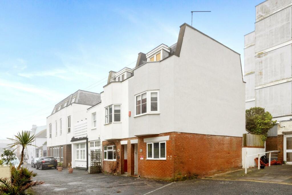 4 bedroom semi-detached house for sale in Mews Lodge, Royal Crescent Mews, Brighton, BN2