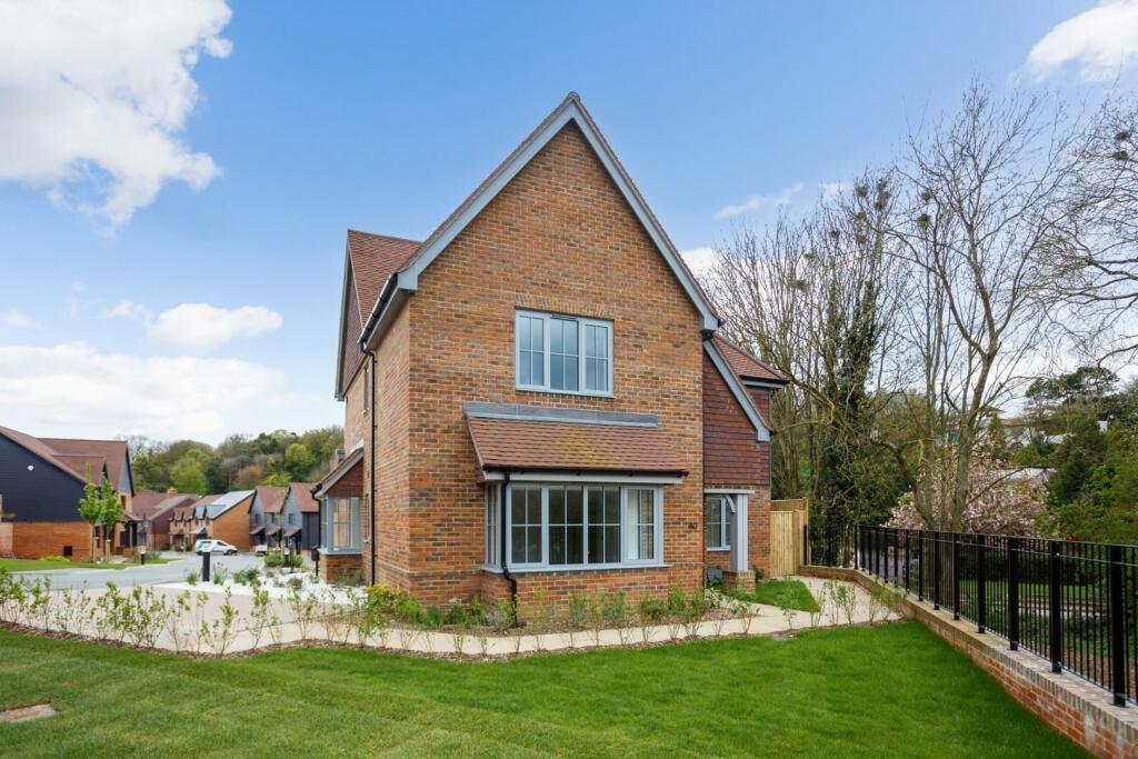 3 bedroom detached house for sale in Allingham Place, Rottingdean, BN2