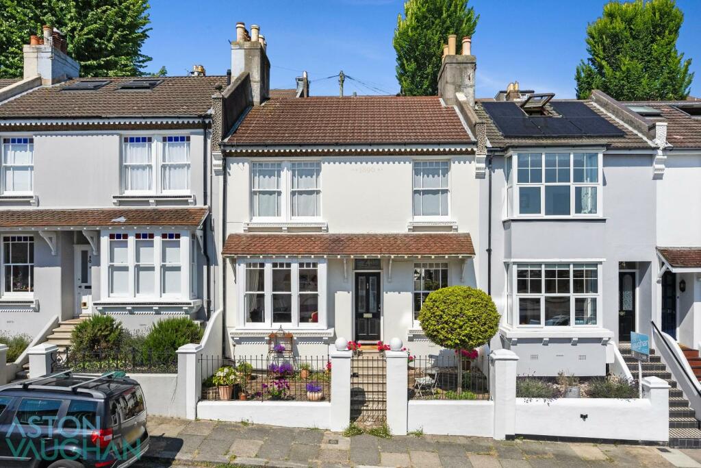 3 bedroom terraced house for sale in Kingsley Road, Brighton, BN1