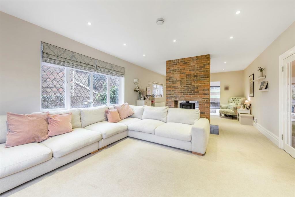 Additional property image - Brangwyn Drive, Brighton