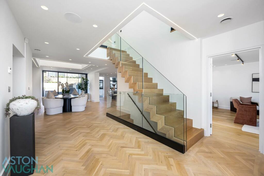 Additional property image - Hill Brow, Hove
