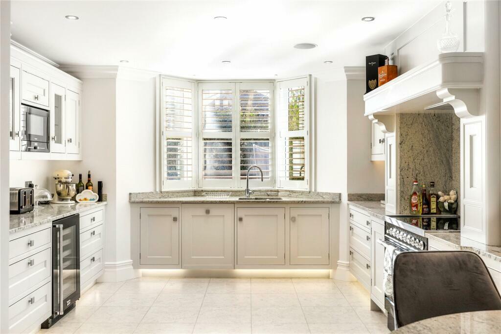 Additional property image - Clifton Terrace, Brighton