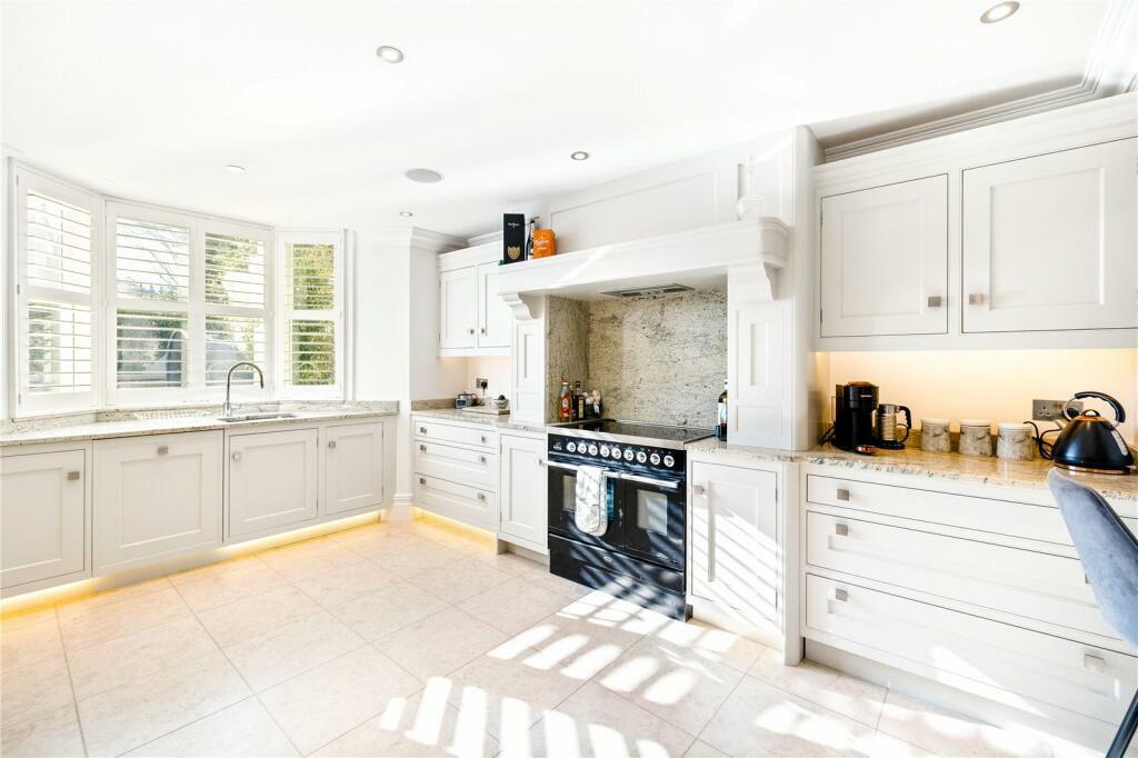 Additional property image - Clifton Terrace, Brighton