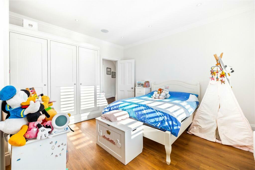 Additional property image - Clifton Terrace, Brighton