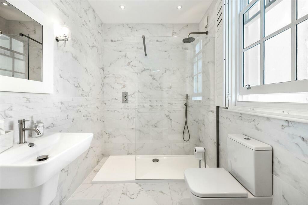 Additional property image - Clifton Terrace, Brighton