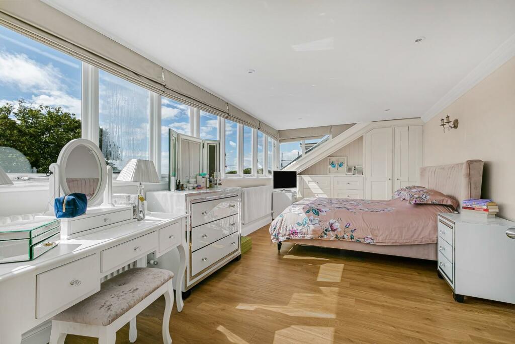 Additional property image - Clifton Terrace, Brighton