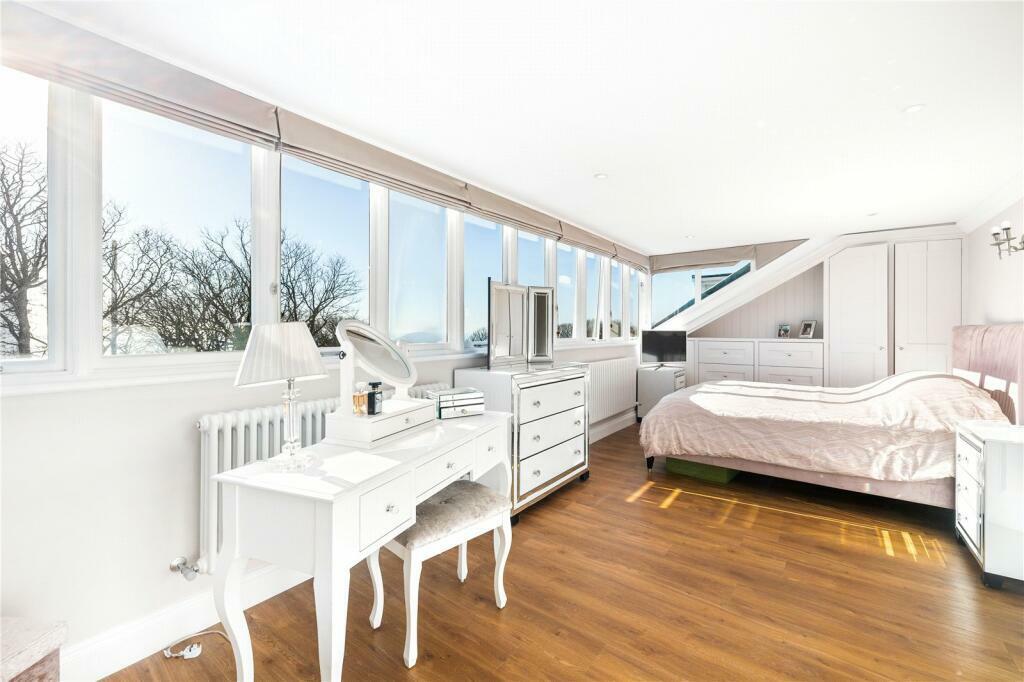 Additional property image - Clifton Terrace, Brighton