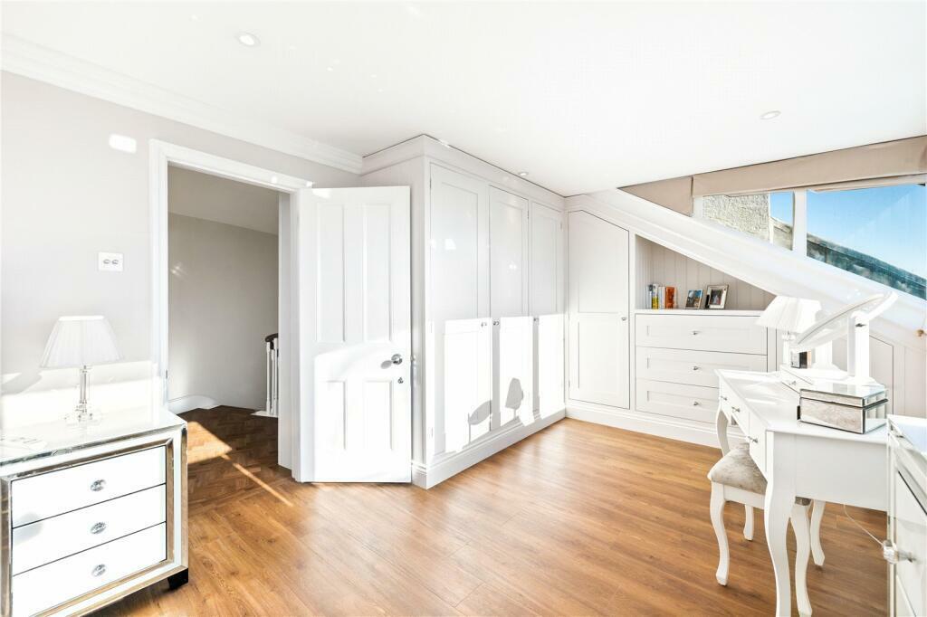 Additional property image - Clifton Terrace, Brighton