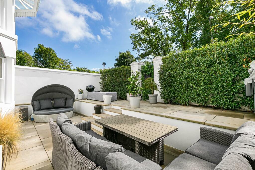 Additional property image - Clifton Terrace, Brighton
