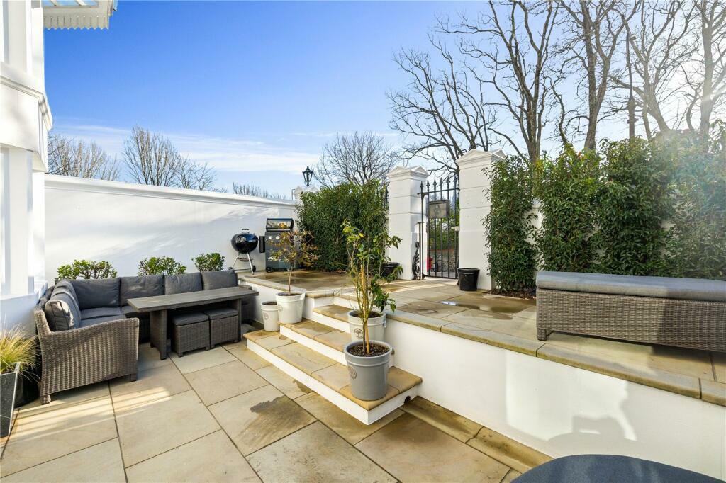 Additional property image - Clifton Terrace, Brighton