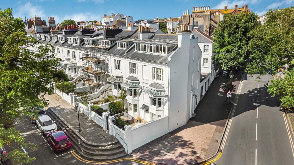 Additional property image - Clifton Terrace, Brighton