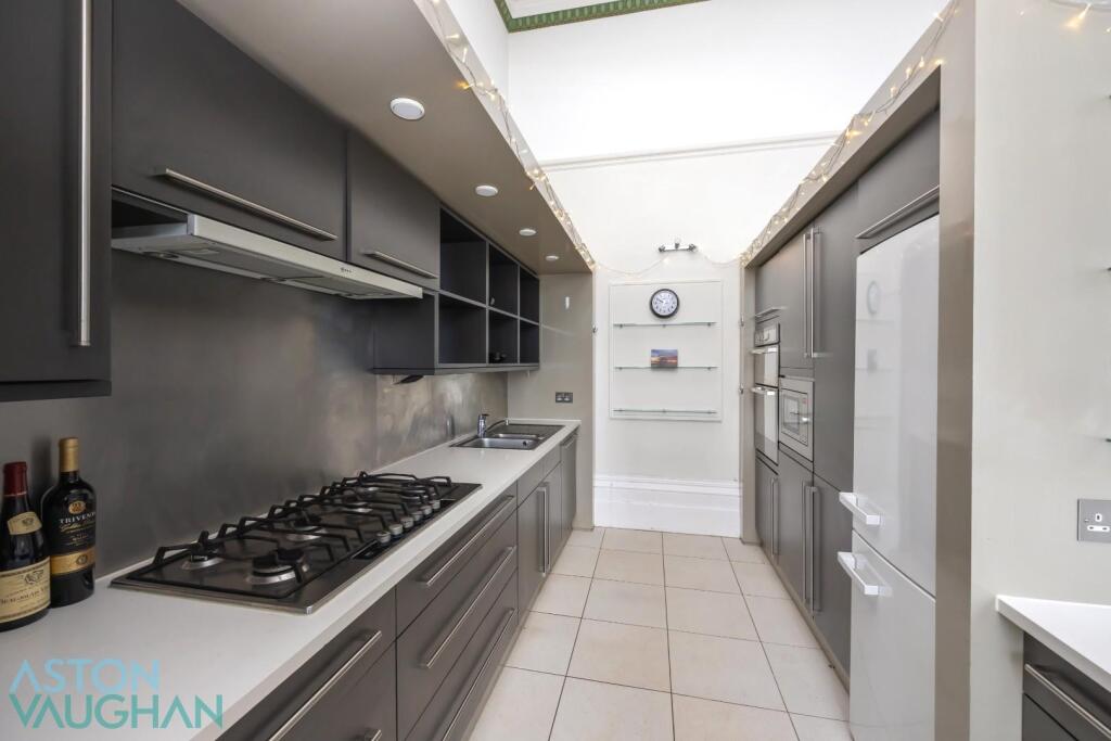 Additional property image - Eastern Terrace, Brighton