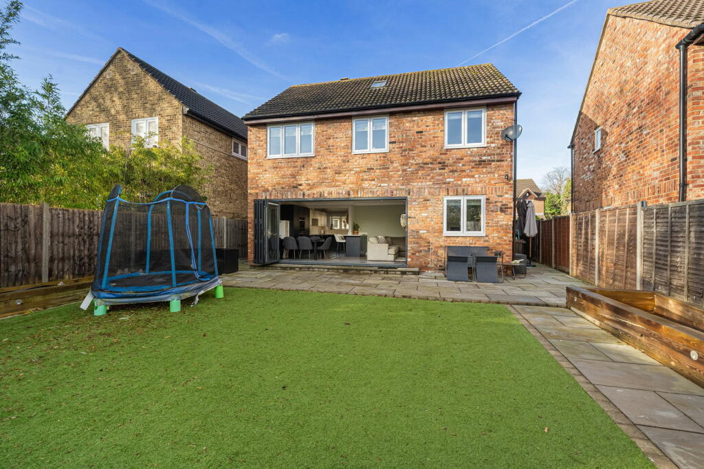 Additional property image - The Sandpipers, Gravesend, DA12 5QB