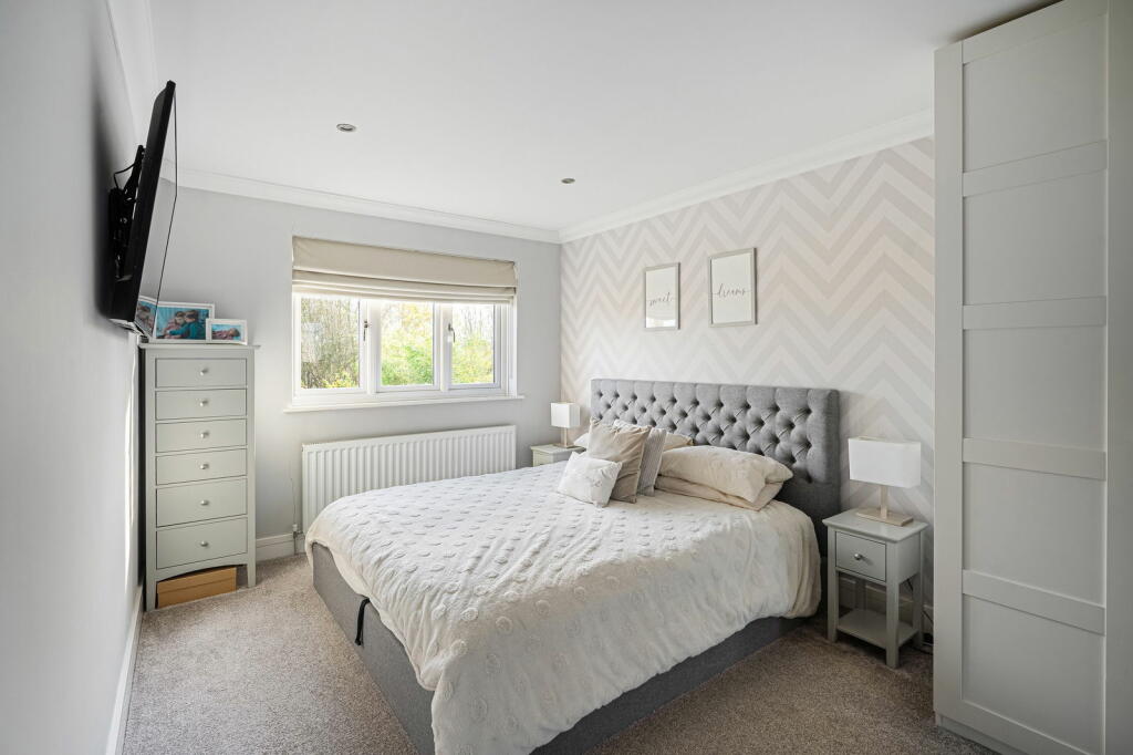 Additional property image - The Sandpipers, Gravesend, DA12 5QB