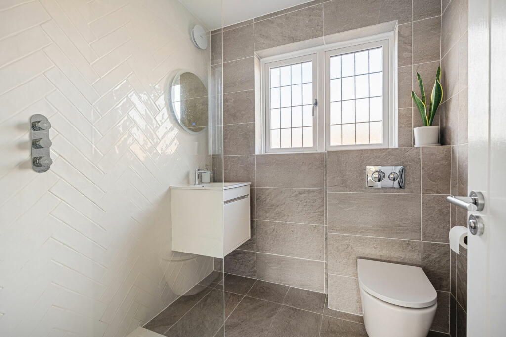 Additional property image - The Sandpipers, Gravesend, DA12 5QB