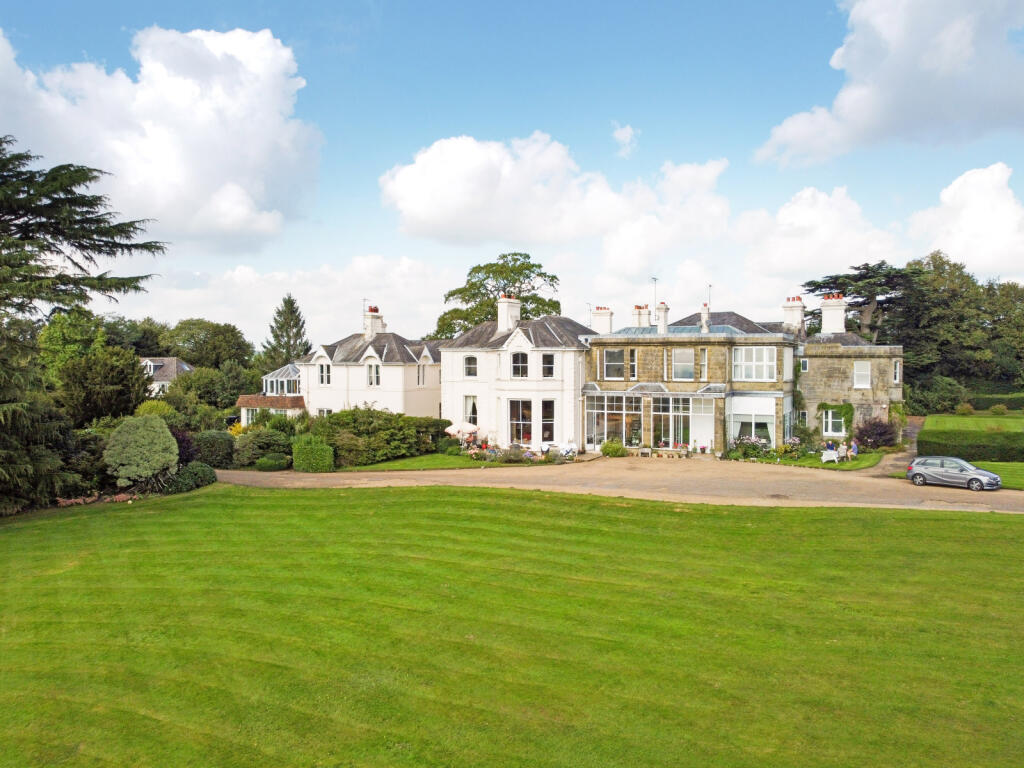 5 bedroom house for sale in Courtlands, Chilling Street, Sharpthorne, RH19