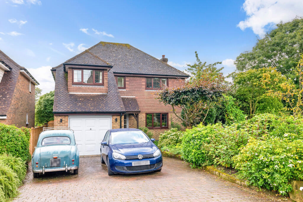 4 Bedroom Detached House For Sale In Hamsland Horsted Keynes Rh17