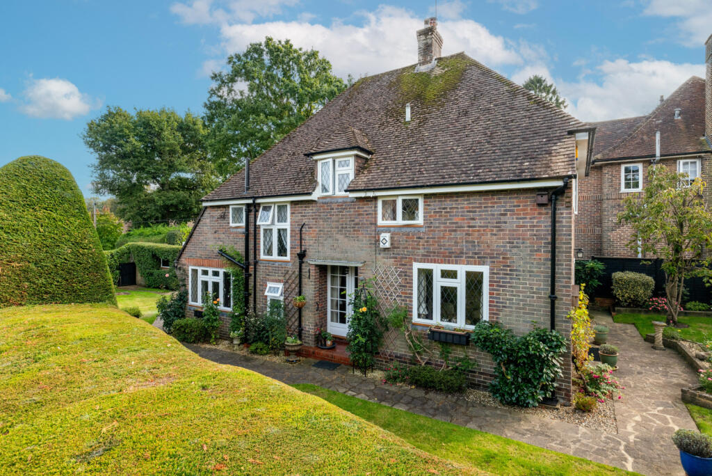 Main image of property: Oak Bank, Lindfield, RH16