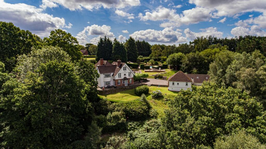 7 bedroom detached house for sale in Pound Green, Buxted, East Sussex, TN22
